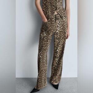 NWT Mango high-waisted straight-fit jeans with leopard print sz 8